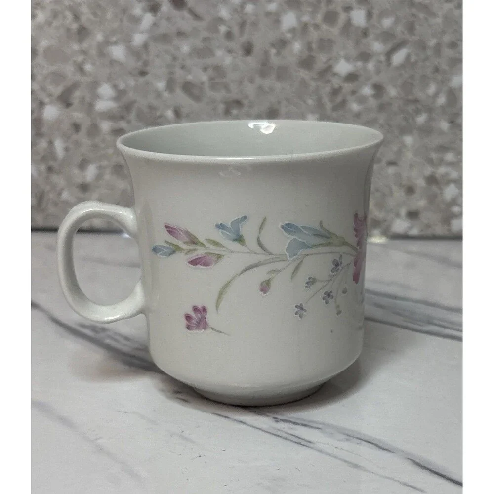 CHINA PEARL EDINBURGH CUP /1985 CCA 14698/BLUE & PINK FLOWER DESIGN/14698
